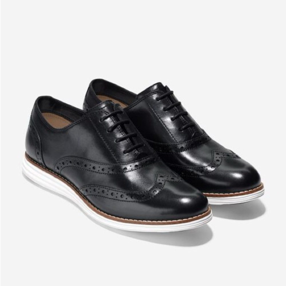 Cole Haan Black Leather Lace-Up originalgrand wingtip women’s perfect condition.